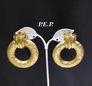 Edwin Pearl Large Runway Post Earrings, Hammered Gold Plate, 1980s Vintage